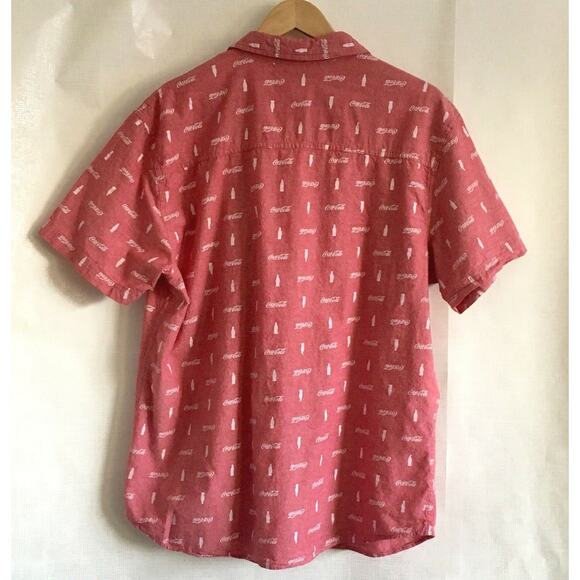 Coca-Cola Shirt Mens Extra Large Red/White Short Sleeved Button Down 100% Cotton - Picture 3 of 9